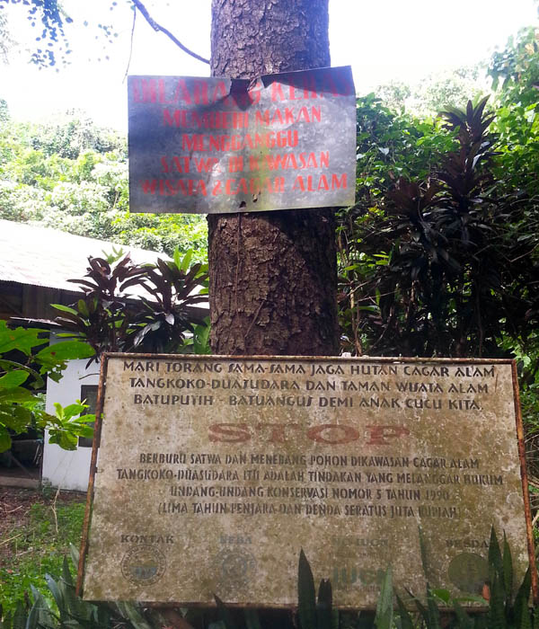 Peringatan agar menjaga hutan dan satwa di Cagar Alam Tangkoko. Foto: Sapariah Saturi