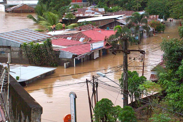 Manado Dilanda Banjir dan Longsor, Seorang Warga Meninggal