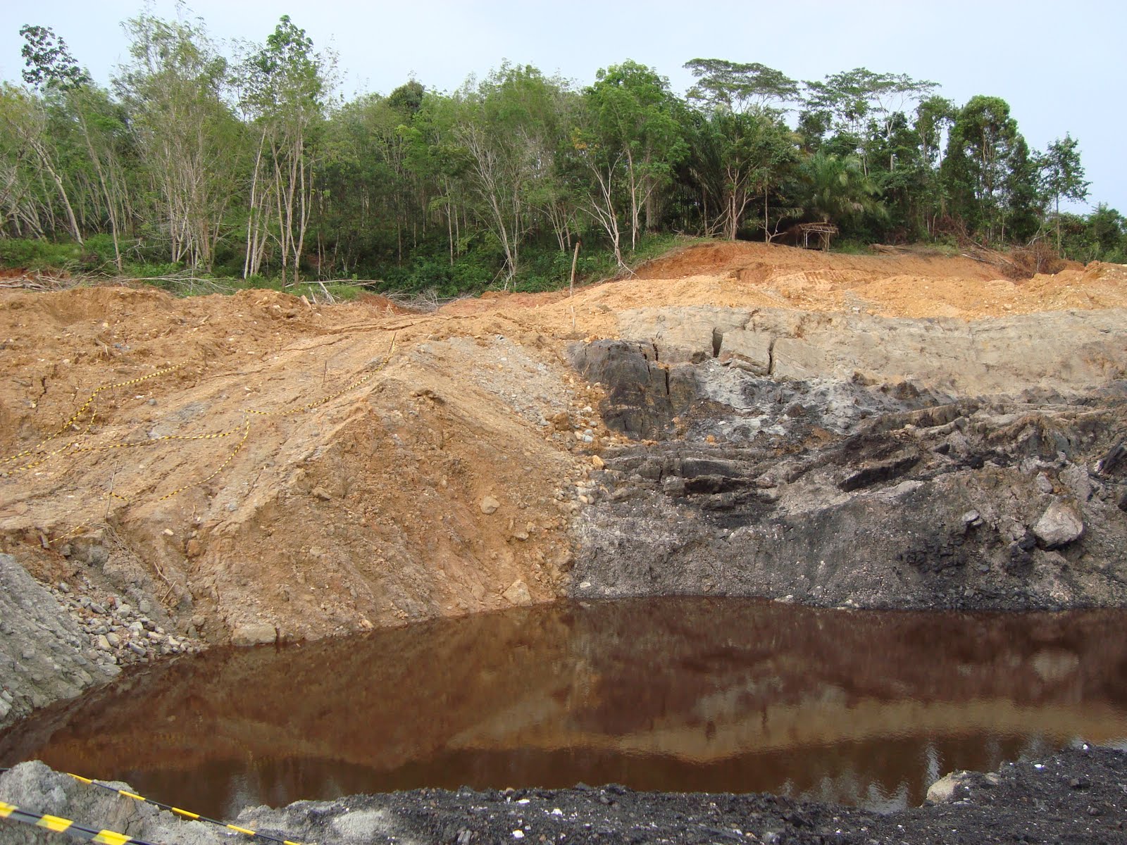 Area tambang batubara di Bengkulu Utara. Sumber: