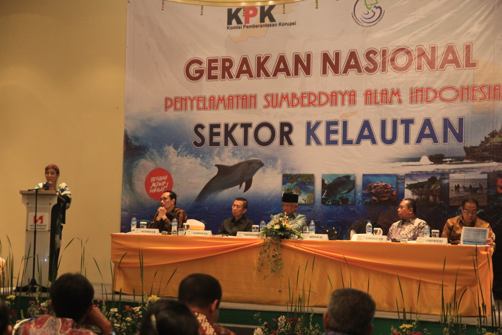 Menteri Kelautan dan Perikanan Susi Pudjiastuti berkomitmen untuk memperbaiki tata kelola laut yang salah. Hal itu ia ungkapkan dalam acara Gerakan Nasional Penyelamatan SDA sektor kelautan di Badung, Bali pada Selasa (04/08/2015). Foto : Luh De Suriyani