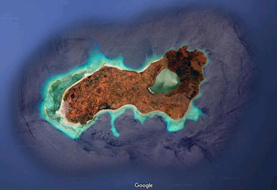 Pulau Sukun dari peta google, tampak danau Semparong di timur pulau ini. Courtesy: google inc