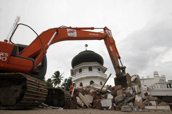 Mesjid di Pidie Jaya yang rusak akibat gempa 6,5 SR. Foto: Junaidi Hanafiah