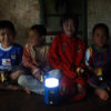 Anak-anak Desa Pulo Sari, Kecamatan Pangalengan ini sudah puluhan tahun hidup tanpa listrik. Penerangan tak tidak masuk ke kampung mereka. Foto: Walhi