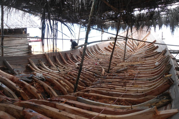  Perahu  Phinisi Antara Sejarah dan Hutan Kajang yang 