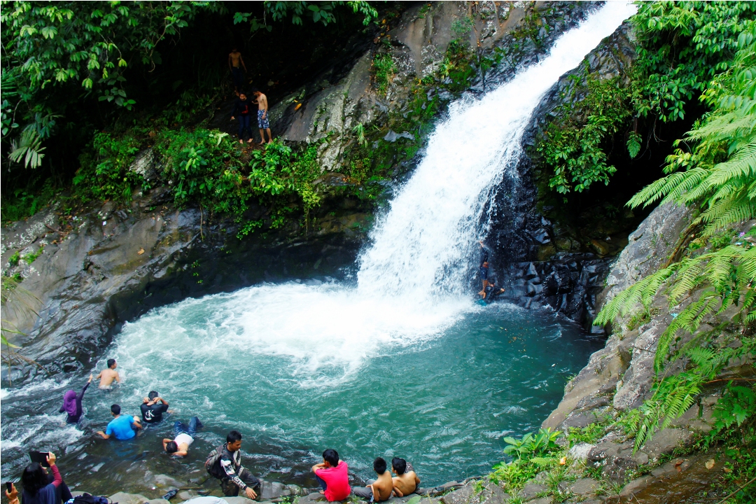 Lubuak Tampuruang Waterfall