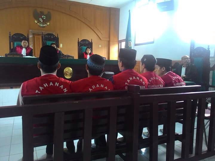 Sidang Pengadilan pembunuhan atas Indra Pelani. Dokumentasi: Walhi Jambi