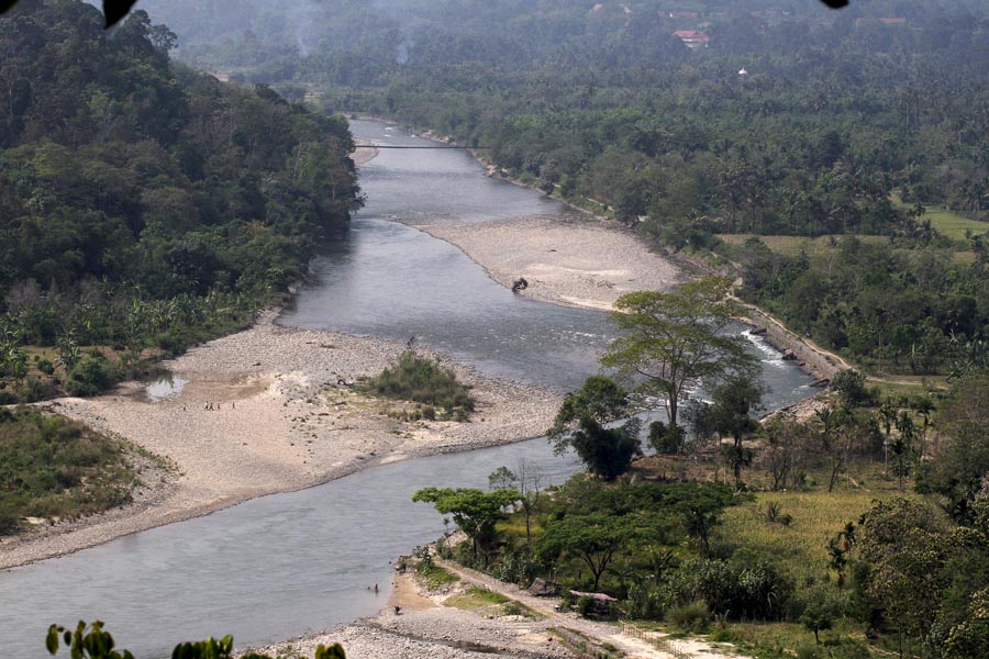 Sungai Alas atau masyarakat lokal menyebutnya Lawe Alas merupakan sungai yang arumnya cukup menantang dengan potensi air melimpah. Foto: Junaidi Hanafiah
