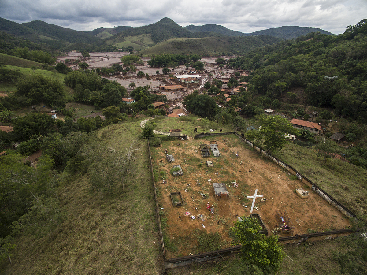 Pemenang 10: Kawasan Pemakaman di Paracatu, Brazil, karya Alexandre Salem