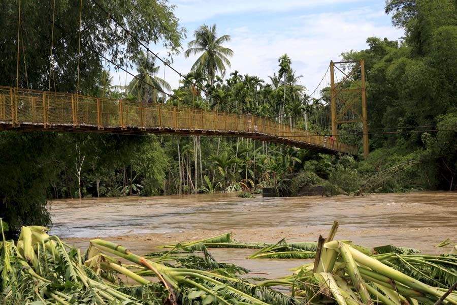 Banjir yang terjadi di Kabupaten Aceh BEsar, Aceh terjadi karena meluapnya sungai yang berhulu ke Gunung seulawah Agam dan Seulawah Inoeng. Foto: Junaidi Hanafiah