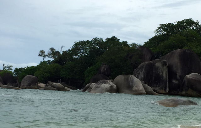 Tanjung Tinggi, salah satu pantai indah dengan batu granit di Pulau Belitung. Ia dipakai buat film “Laskar Pelangi” besutan Riri Riza. ©Sapariah Saturi