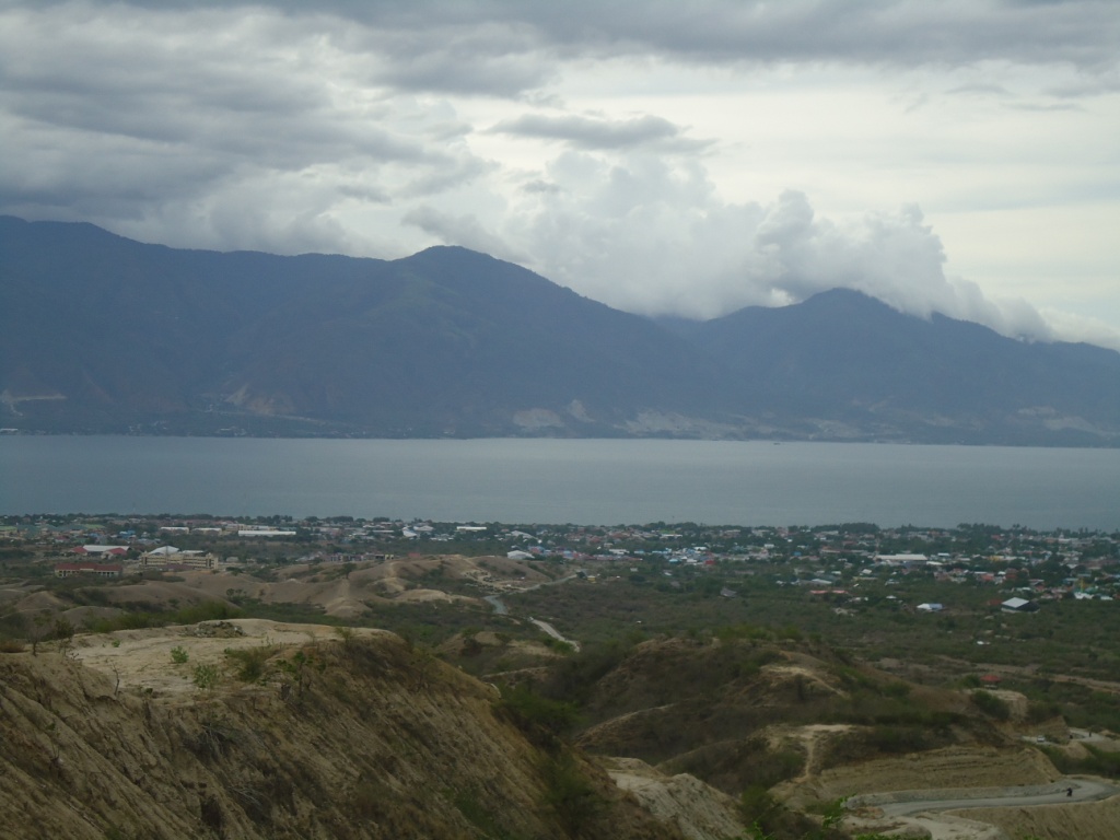 Pemandangan Teluk Palu, Sulawesi Tengah dilihat dari ketinggian. Foto : Themmy Doaly 