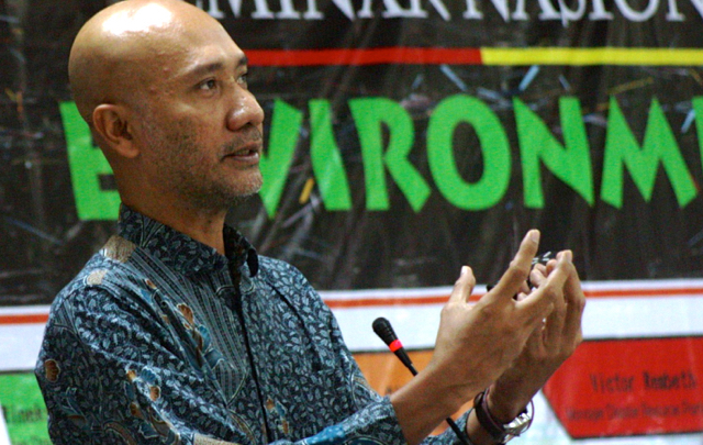 Longgena Ginting, Kepala Greenpeace di Indonesia. Foto: Nuswantoro