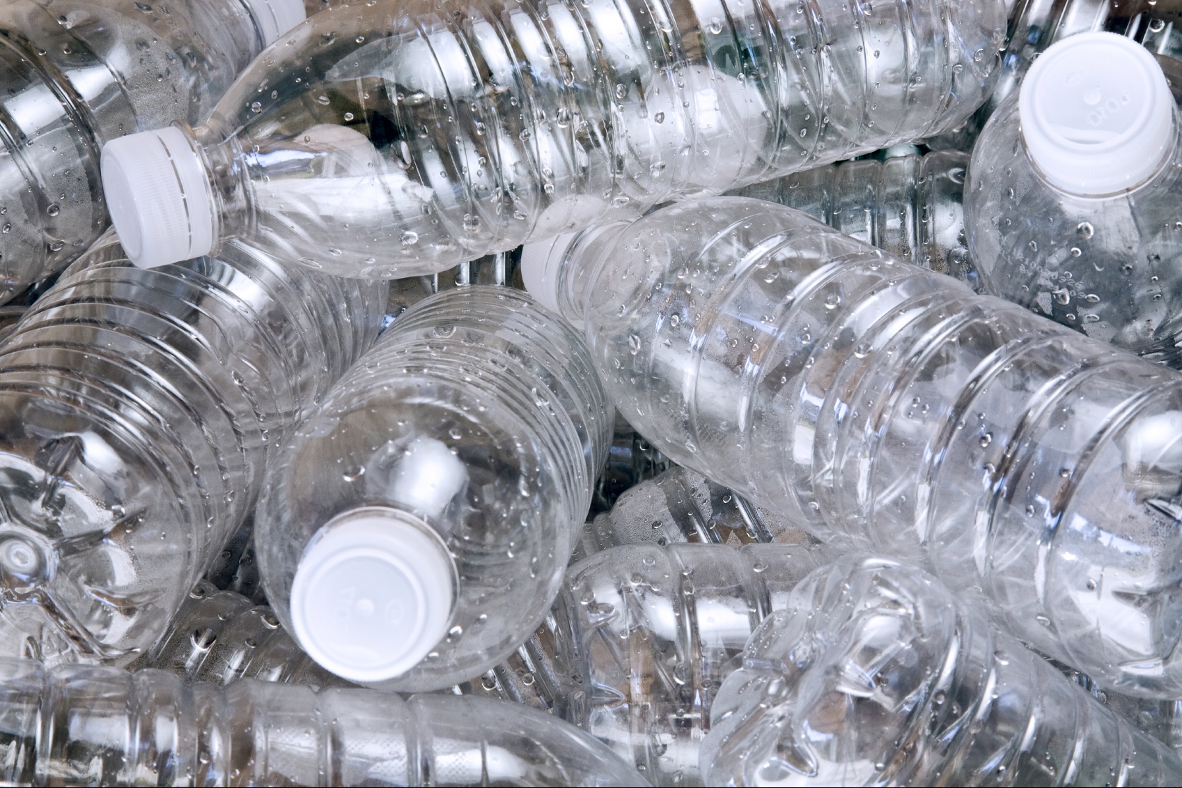 Ilustrasi botol plastik kemasan air mineral. Plastik menjadi sumber masalah limbah dunia. Courtesy: banthebottle.net
