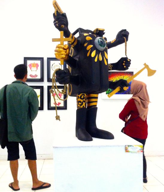 In Oil We Trust karya Pandu Mahendra. Foto: Nuswantoro