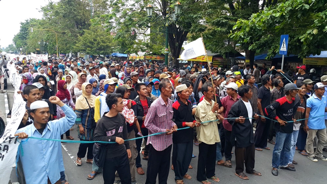 Warga Kecamatan Temon, Kulonprogo menolak pembangunan bandara Kulonprogo. Foto: Tommy Apriando