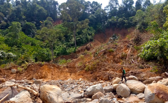 Hulu Sungai Batang Kandis rusak. Foto: Dinas Pertanian Peternakan Perkebunan dan Kehutanan Padang 