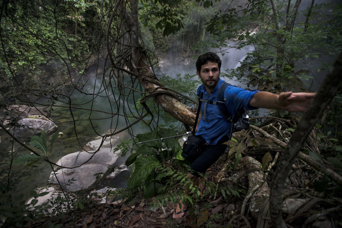 Bentangan sungai mendidih yang berada di hutan Mayantuyacu. Foto: Devlin Gandy 