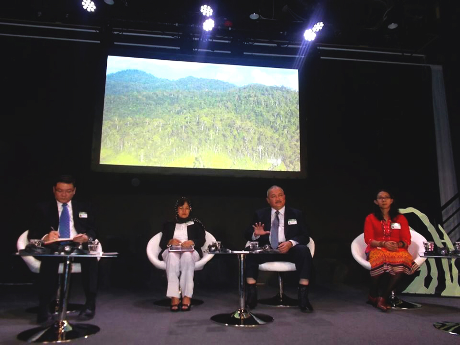 Alex Noerdin saat menyampaikan Spirit Talang Tuwo di Forum The Oslo Exchange REDD. Foto: Najib Asmani