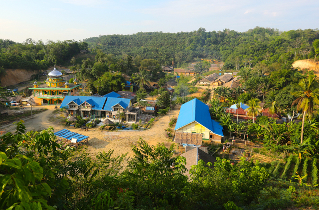 Kampung MATFAI dari atas bukit. Foto: Ayat S Karokaro