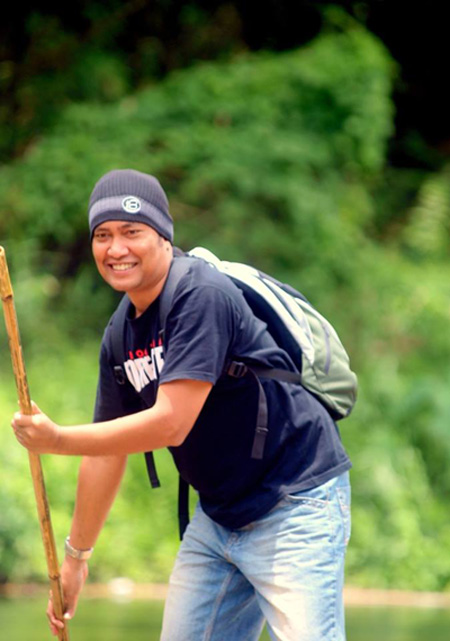 Jusupta Tarigan, untuk urusan rotan dia memang ahlinya. Foto: akun Facebook Jusupta Tarigan/Andy Arnold Manalu