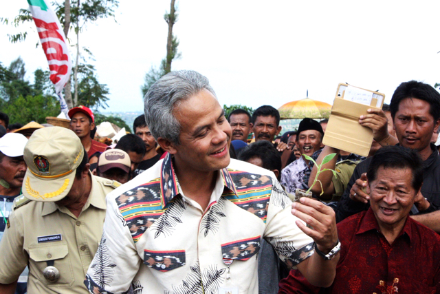 Gubernur Jateng Ganjar Pranowo pada acara Among Tebal di Temanggung. Foto: Nuswantoro