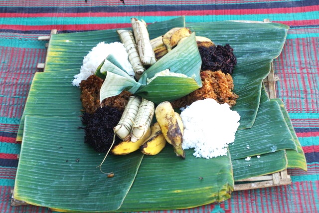 Berbagai jenis pangan lokal di Desa Tenganan Pegringsingan, Karangasem, Bali. Foto : Luh De Suriyani