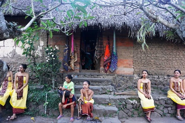 Rumah tradisional Desa Tenganan Pegringsingan, Karangasem, Bali. Masyarakat Desa Tenganan Pegringsingan masih menjaga adat dan budaya leluhur. Foto : Luh De Suriyani