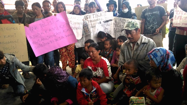 Warga Desa Olak-olak yang berada di Komnas HAM, mengutarakan permasalahan mereka dengan perusahaan perkebunan. Foto: Aseanty Pahlevi
