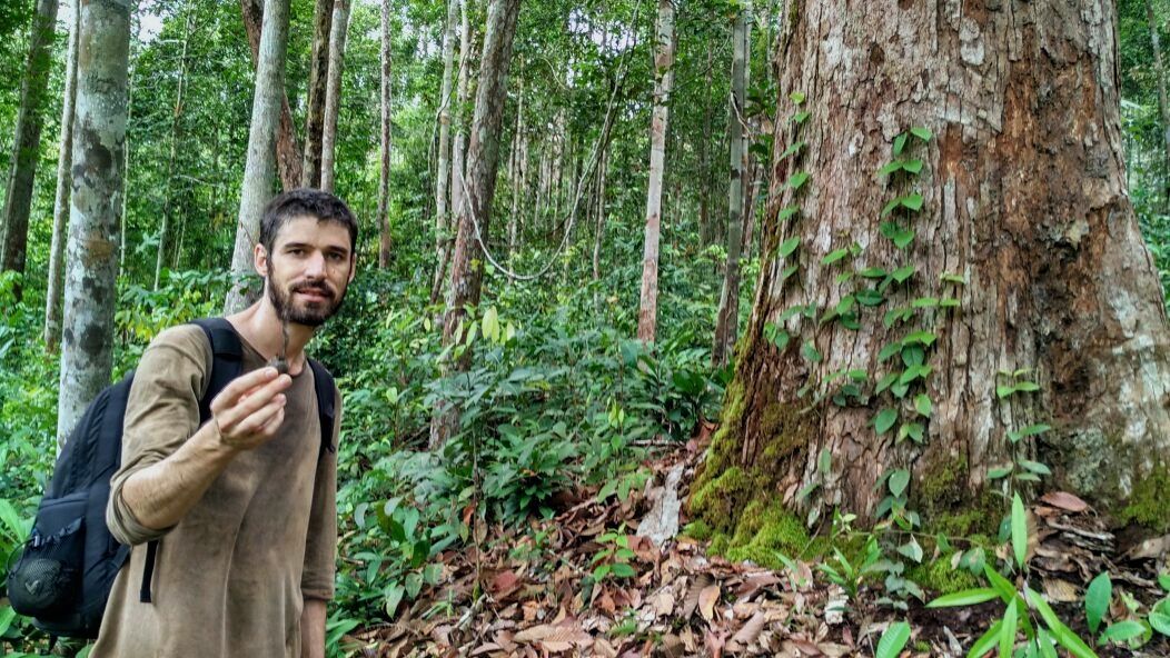 Capalli, Co Director Borneo Nature Foundation (BNF), organisasi yang sering melakukan penelitian satwa liar di Kalimantan pun melakukan studi di hutan pendidikan ini. Foto: Indra Nugraha