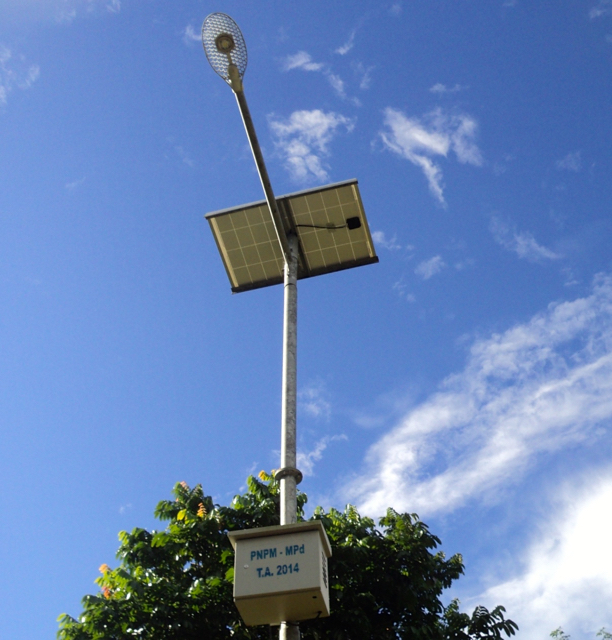 Solar panel di Kampung Maryam. Foto: Agapitus Batbual