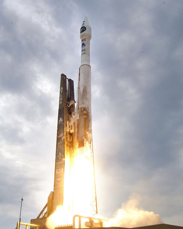 Lunar Reconnaissance Orbiter (LRO) saat diluncurkan 18 Juni 2009. Foto: Pat Corkery, United Launch Alliance