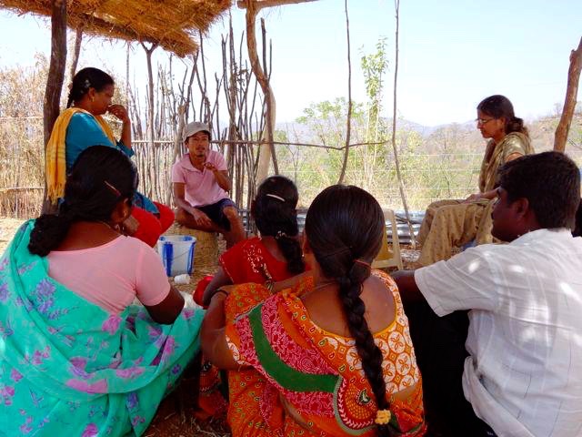 Jayadi ketika memberikan pelatihan permakultur di India Selatan. Foto: pribadi