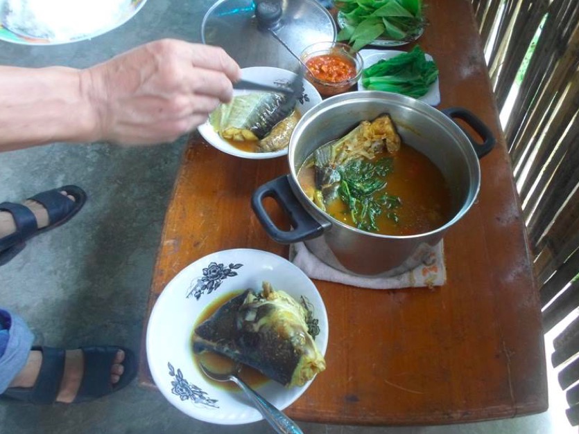 Olahan kuliner ikan khas. Pindang ikan patin. Masakan khas masyarakat sekitar rawa gambut dan sungai di Sumsel. Foto Taufik Wijaya 