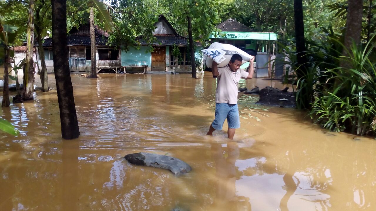 Kondisi banjir di Priangan Timur, Jabar karena hujan deras pada Minggu malam (09/20/2016). Foto : BNPB