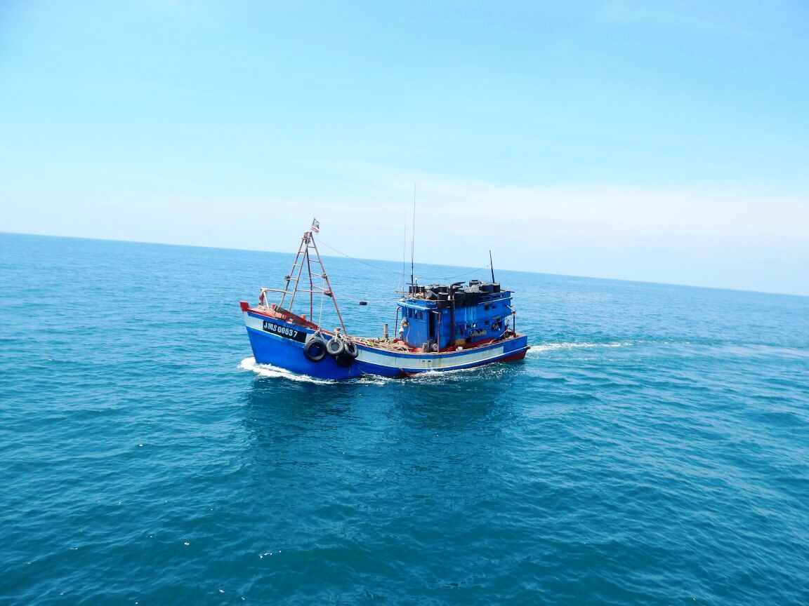Kapal ikan asing sedang berada di perairan laut Indonesia yang ditangkap oleh petugas Direktorat Jenderal Pengawasan Sumber Daya Kelautan dan Perikanan (PSDKP) Kementerian Kelautan dan Perikanan (KKP) pada kurun 7-12 Oktober 2016. Foto : Humas KKP 