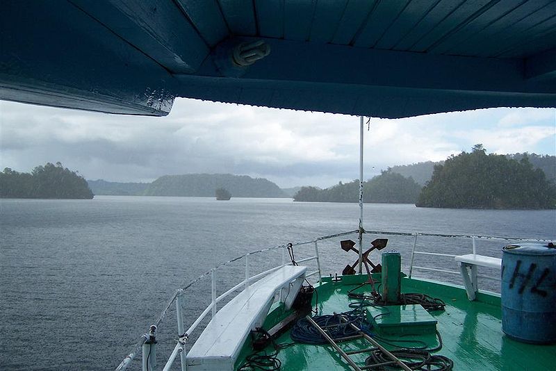 Pemandangan di KEpulauan Togian. Sumber: Wikipedia