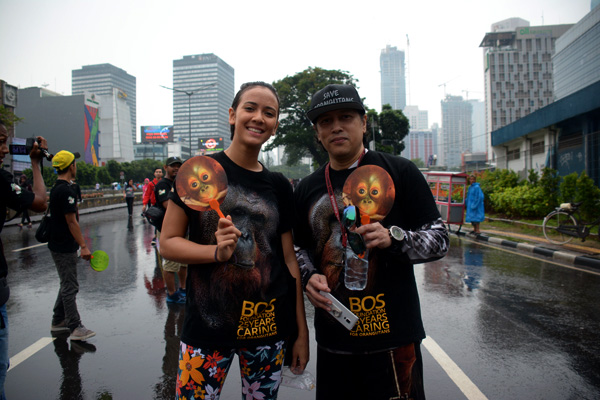 Nadine Alexandra yang merupakan Duta Orangutan, turut bergabung dalam acara #Funwalk #CaringforOrangutans di Jakarta, Minggu (13/11/2016). Foto: BOSF/Indrayana