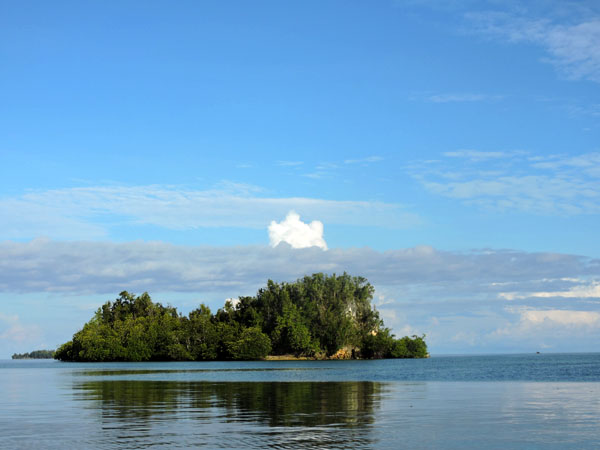 Pemandangan di Kepulauan Togian yang menyejukkan mata. Foto: Christopel Paino
