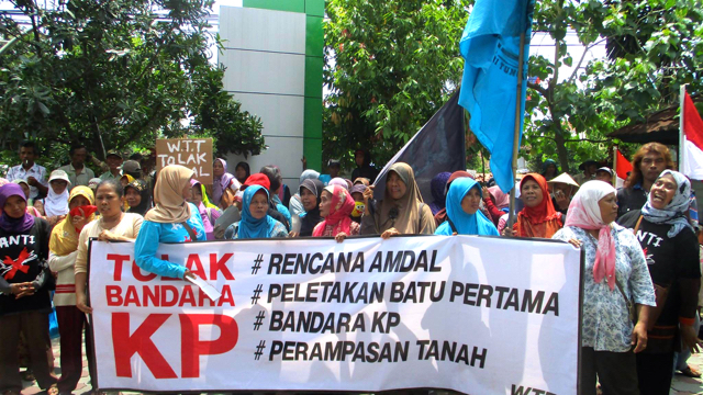 Aksi petani tolak pembangunan Bandara Kulon Progo yang akan mengambil lahan tani mereka. Foto: LBH Yogyakarta