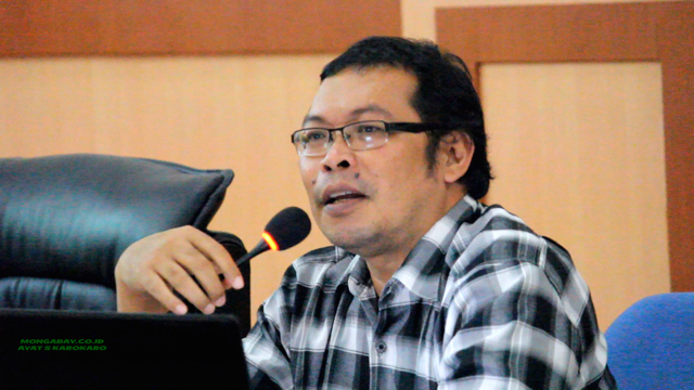 Joko Supriyadi, salah satu peneliti UGMsaat presentasi hasil penelitian. Foto: Ayat S Karokaro