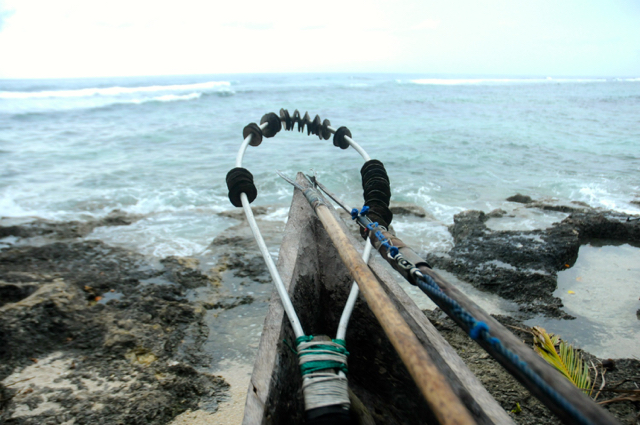 Alat trdisional yang dibuat dari tempurung kelapa. Foto: Eko Rusdianto