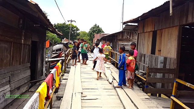 Pemukiman warga pesisir di Tanjung Balai, Sumut. Foto: Ayat S Karokaro