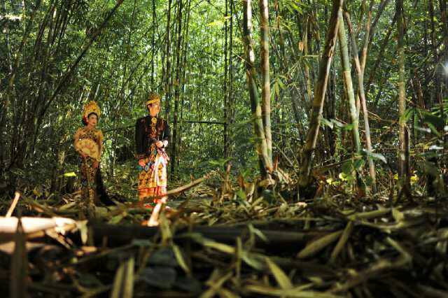 Hutan bambu di Desa Panglipuran, Bangli, Bali tidak hanya sebagai obyek wisata, tetapi juga aktivitas lainnya seperti untuk pemotretan pre wedding | Foto : salapariwisata