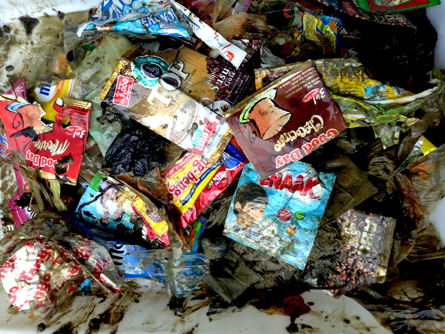 Sampah yang ditemukan di kedalaman 1.156 meter di sekitar Pelabuhan Ratu | Foto: Dwi Listyo Rahayu/ LIPI
