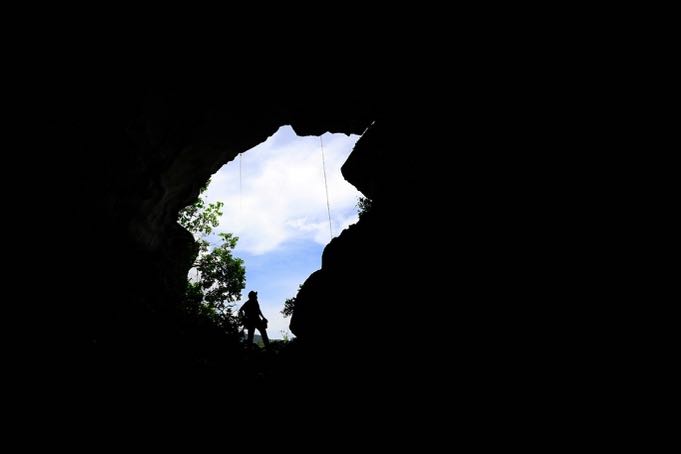 Temuan arkeologi untuk mengungkap kehidupan prasejarah banyak dijumpai di gua-gua [foto ilustrasi] | Foto: Junaidi Hanafiah/Mongabay Indonesia