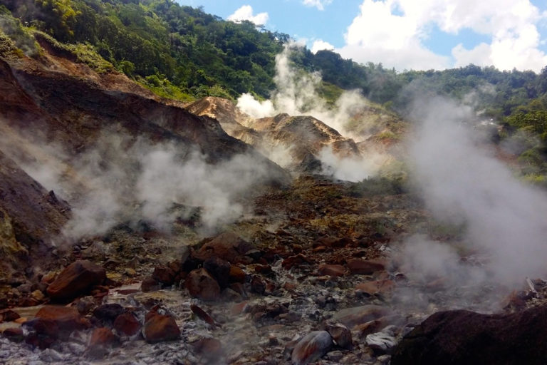 Wilayah terbuka di Ulumbu, yang jadi obyek wisata sumber energi panas bumi. Foto: Asrida Elisabeth/ Mongabay Indonesia