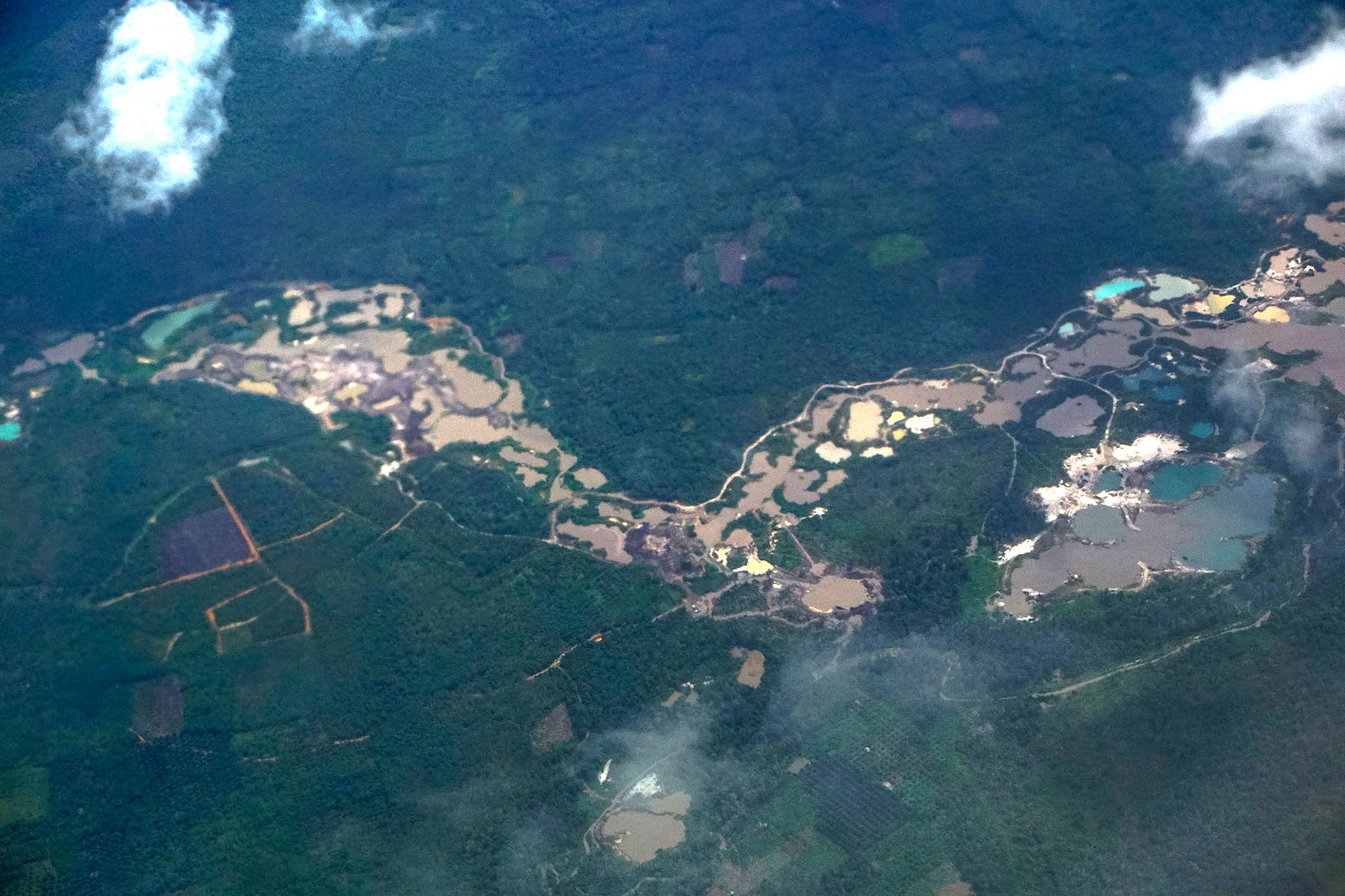 Kawasan Pulau Bangka, Bangka Belitung yang terluka akibat eksploitasi tambang timah | Foto: L Darmawan/Mongabay Indonesia