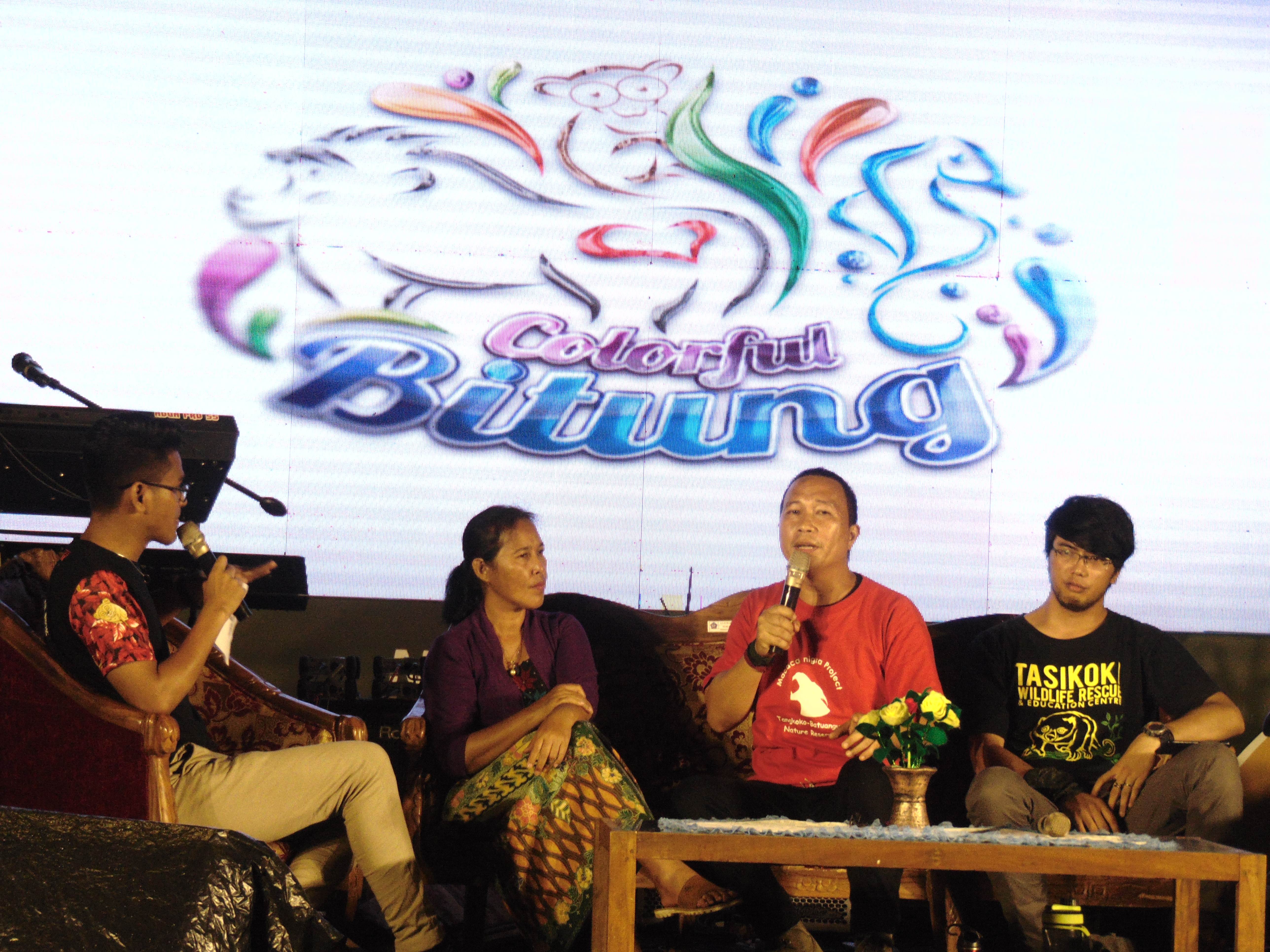 Billy Gustavianto dari PPST dan Stephan Lentey dari MNP dalam talkshow perayaan 100 tahun Tangkoko | Foto: Themmy Doaly/Mongabay Indonesia