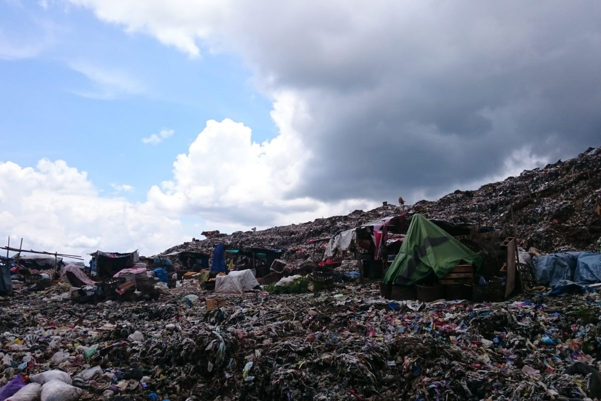 Sampah di TPST Piyungan, belum lalui proses pemilahan. Foto: Nuswantoro/ Mongabay Indonesia