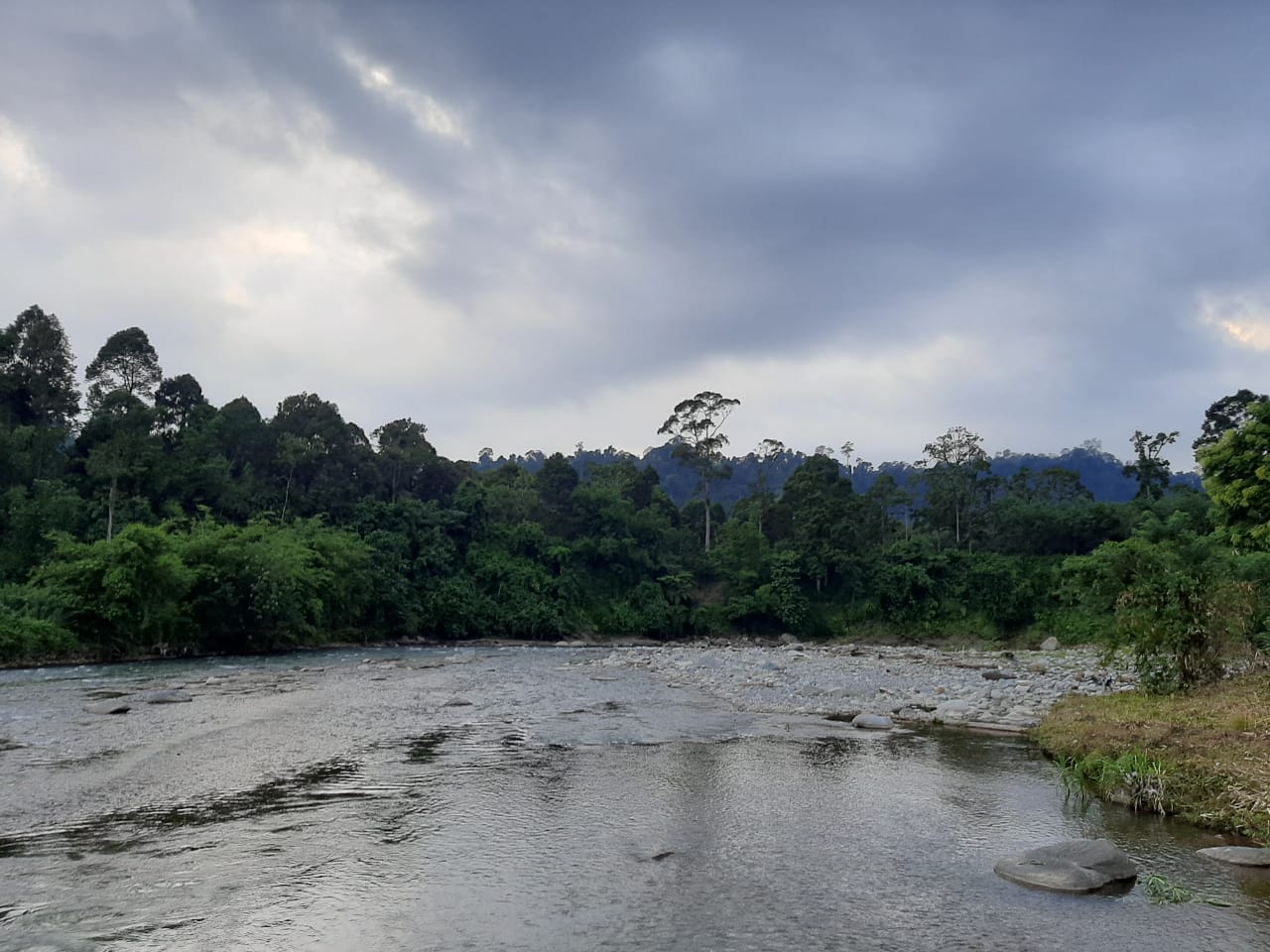 Sungai di Desa Air Tenam. Foto: Indra Nugraha/ Mongabay Indonesia
